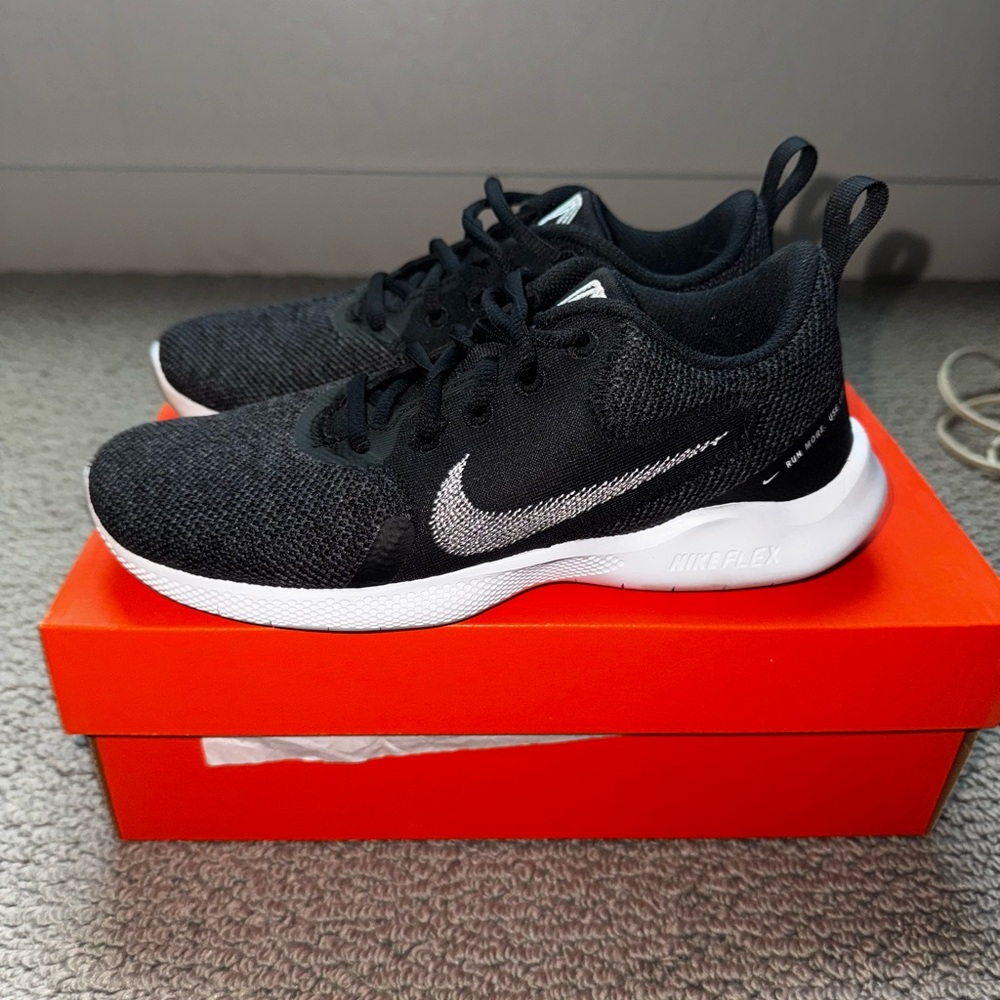 Nike Flex Experience 10 - Women’s